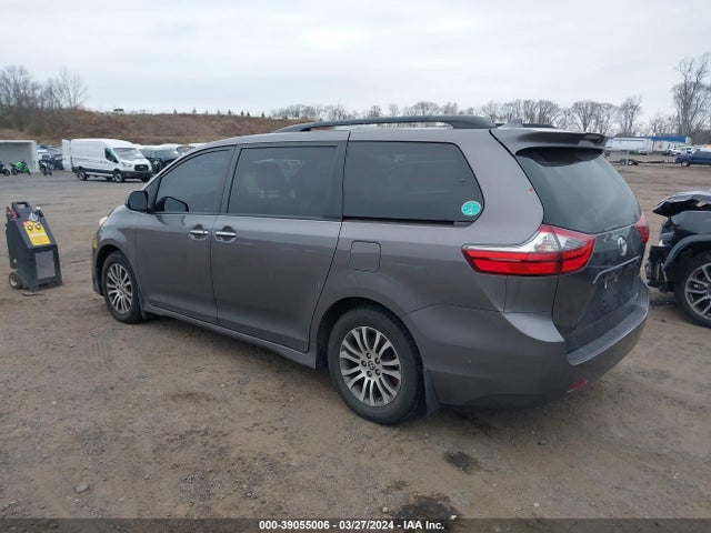 Toyota SIENNA XLE 2020 5TDYZ3DC6LS060459 Image 3