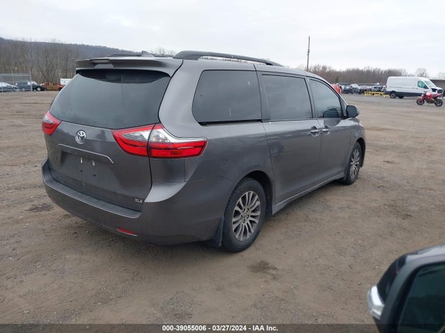 Toyota SIENNA XLE 2020 5TDYZ3DC6LS060459 Image 4