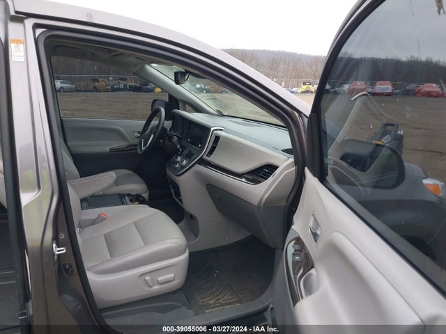 Toyota SIENNA XLE 2020 5TDYZ3DC6LS060459 Image 5