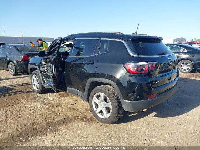 Jeep Compass Latitude 4x4 2023 3C4NJDBN3PT517826 Image 3