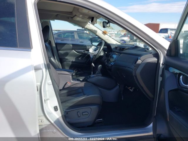 5N1AT2MT0LC770371 Nissan Rogue Sl Fwd