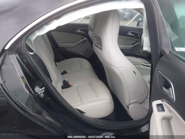 Mercedes-Benz CLA 250 2019 WDDSJ4EB3KN745733 Image 8