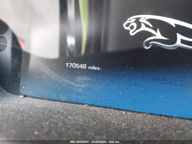 2011 JAGUAR XJ SAJWA2GB9BLV17021 Photo 6