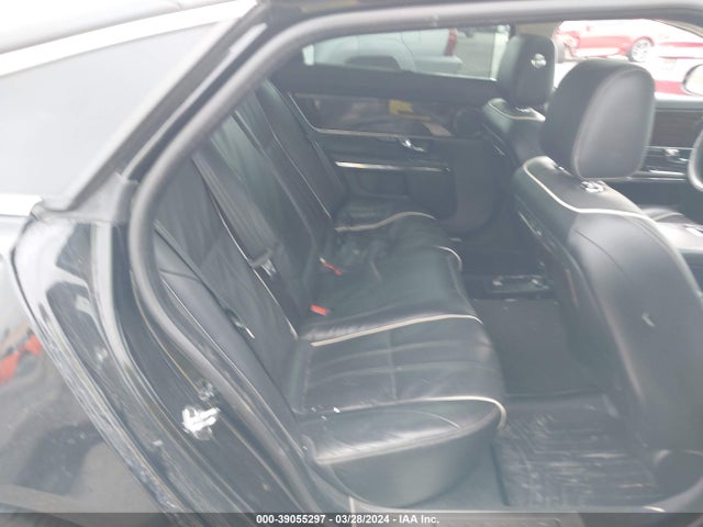 2011 JAGUAR XJ SAJWA2GB9BLV17021 Photo 7