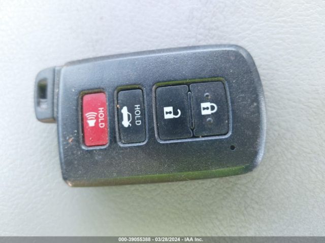4T1BF1FK9HU733380 Toyota CAMRY XLE