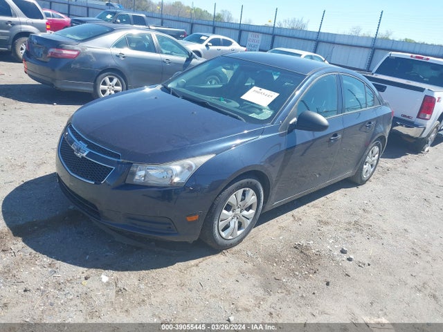Chevrolet Cruze Ls Auto 2014 1G1PA5SH2E7348823 Image 2