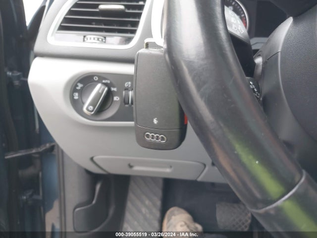 WA1JCCFS5HR005055 Audi Q3 2.0t Premium