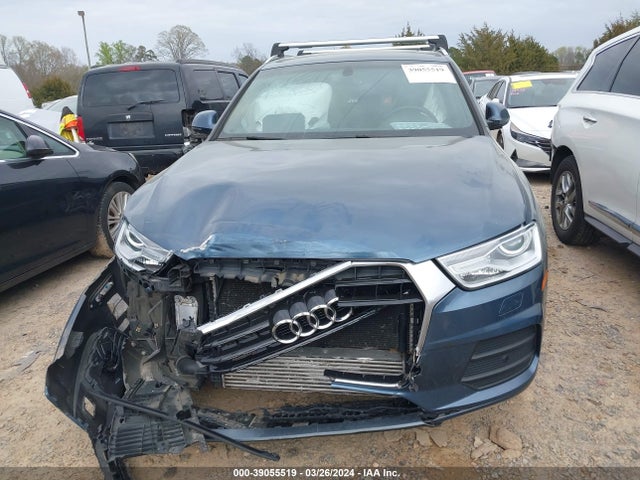 WA1JCCFS5HR005055 Audi Q3 2.0t Premium