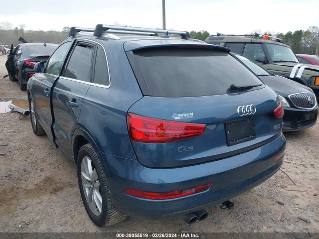 WA1JCCFS5HR005055 Audi Q3 2.0t Premium