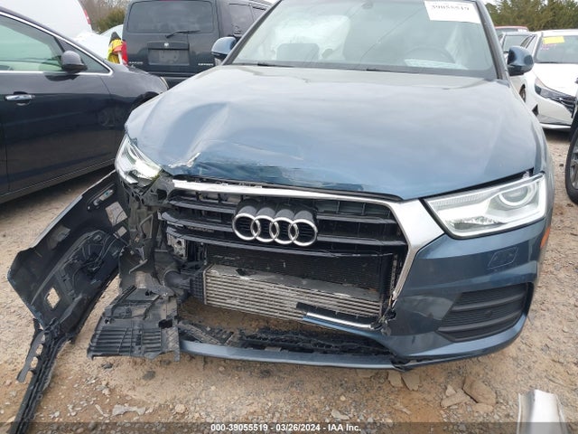 WA1JCCFS5HR005055 Audi Q3 2.0t Premium