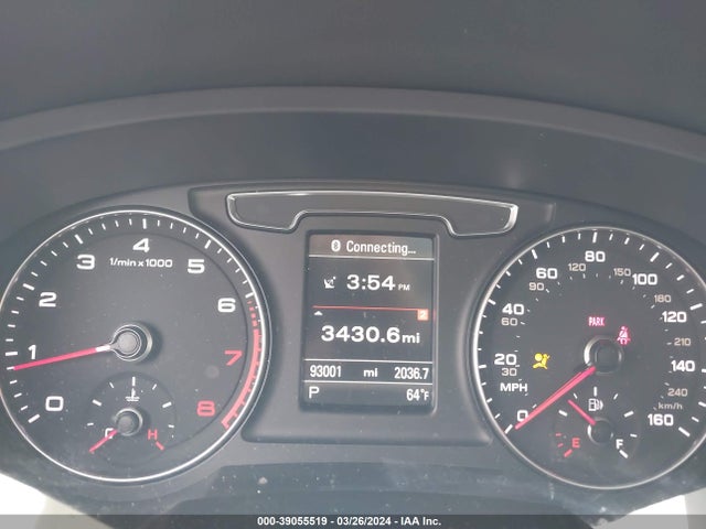 WA1JCCFS5HR005055 Audi Q3 2.0t Premium