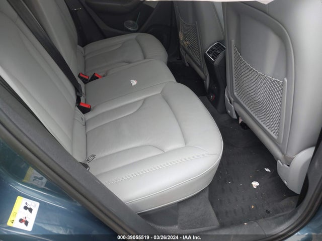 WA1JCCFS5HR005055 Audi Q3 2.0t Premium
