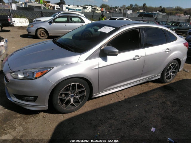 Ford FOCUS SE 2016 1FADP3F2XGL395973 Image 2
