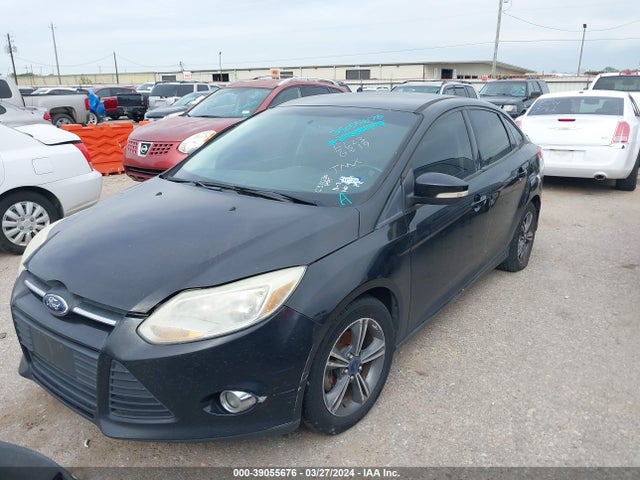 Ford FOCUS SE 2014 1FADP3F21EL236319 Image 2