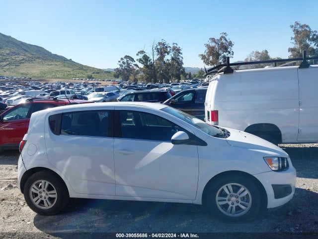 Chevrolet Sonic Lt Auto 2015 1G1JC6SH4F4196584 Image 13