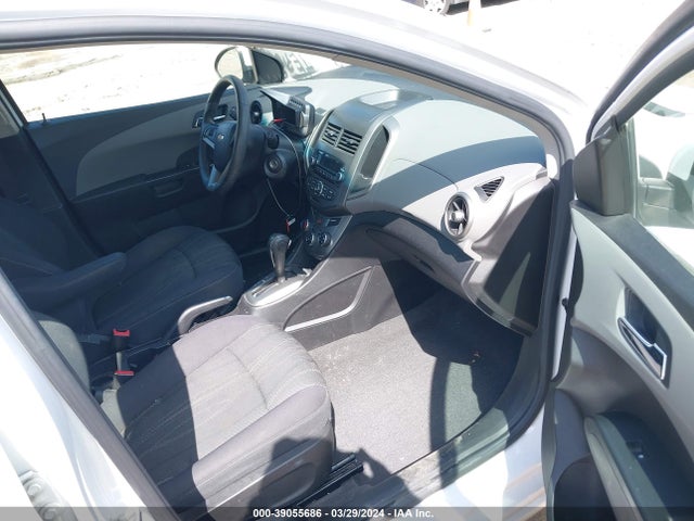 Chevrolet Sonic Lt Auto 2015 1G1JC6SH4F4196584 Image 5
