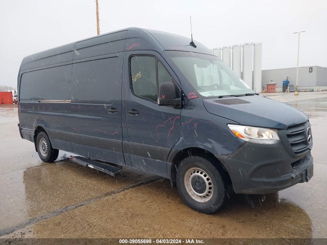 2019 WD4PF1CD5KT012475 main image
