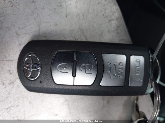 Toyota YARIS LE 2019 3MYDLBYVXKY519586 Image 11
