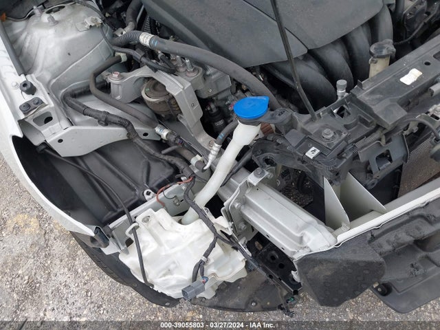 Toyota YARIS LE 2019 3MYDLBYVXKY519586 Image 13