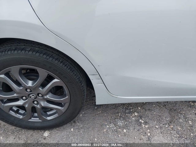 Toyota YARIS LE 2019 3MYDLBYVXKY519586 Image 17