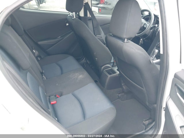 Toyota YARIS LE 2019 3MYDLBYVXKY519586 Image 8