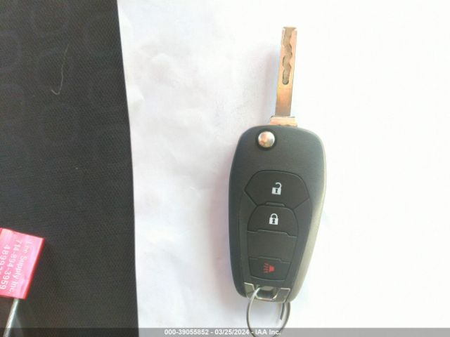 KL7CJNSB6MB342078 Chevrolet Trax Awd Ls