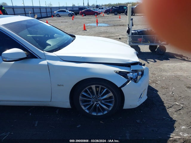 JN1EV7AR3JM610775 Infiniti Q50 3.0t Luxe