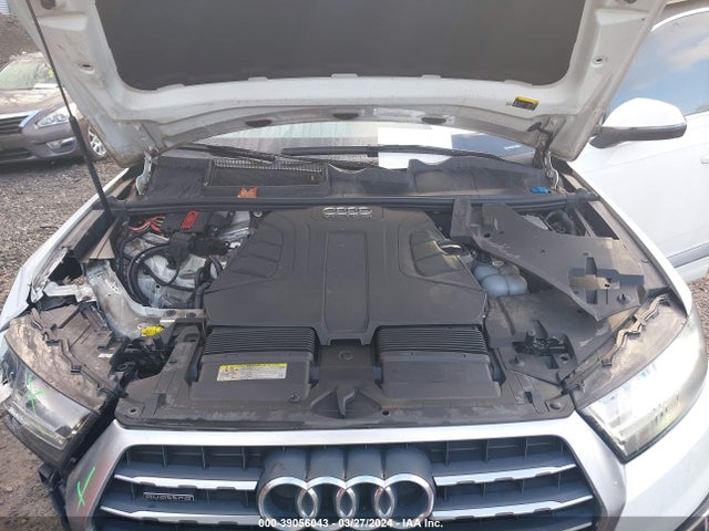 WA1LAAF77JD008847 Audi Q7 3.0t Premium