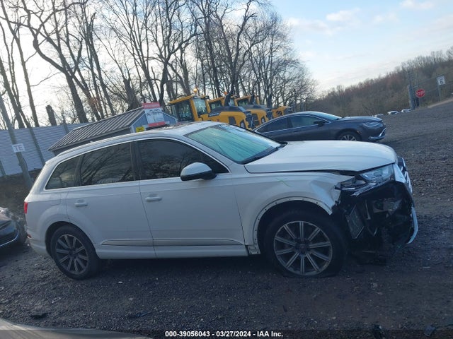 WA1LAAF77JD008847 Audi Q7 3.0t Premium