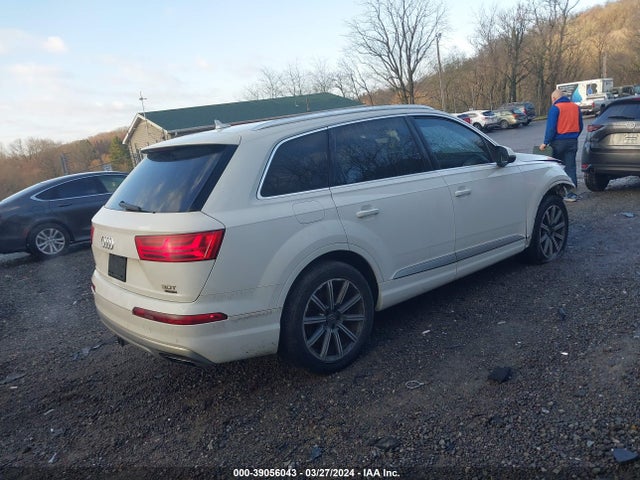 WA1LAAF77JD008847 Audi Q7 3.0t Premium