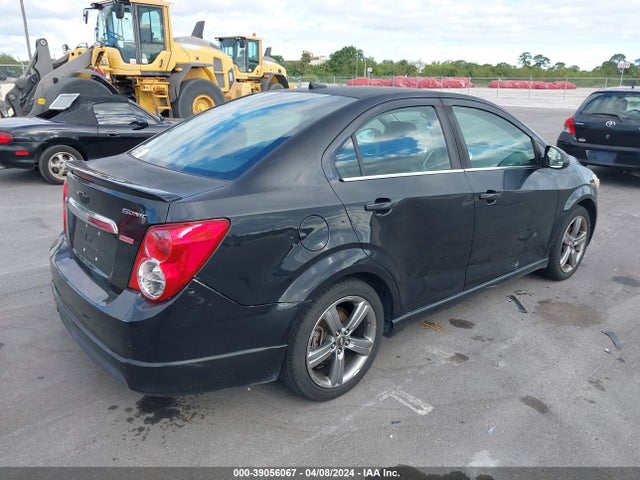 Chevrolet Sonic Rs Manual 2014 1G1JH5SB0E4192201 Image 4