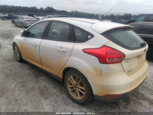 Ford FOCUS SE 2018 1FADP3K26JL299173 Image 3