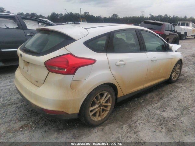 Ford FOCUS SE 2018 1FADP3K26JL299173 Image 4