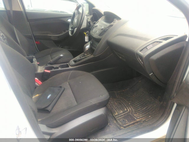 Ford FOCUS SE 2018 1FADP3K26JL299173 Image 5
