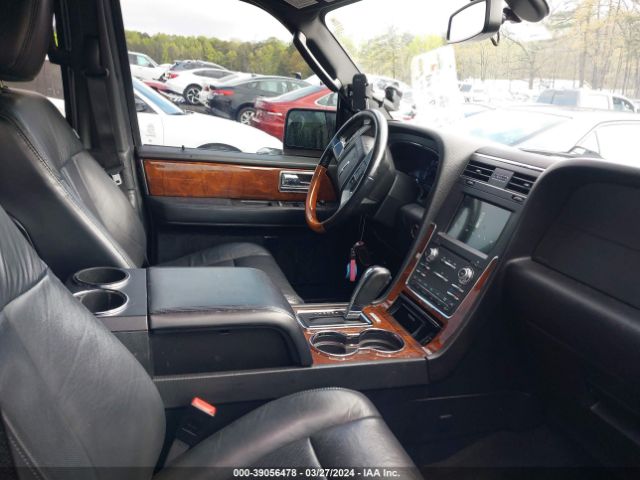 5LMJJ2JTXGEL03203 Lincoln Navigator Select