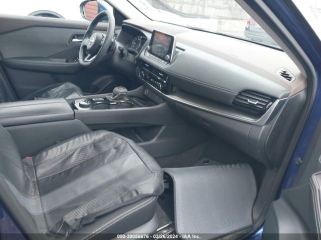 5N1BT3BB3NC686228 Nissan Rogue Sv Intelligent Awd