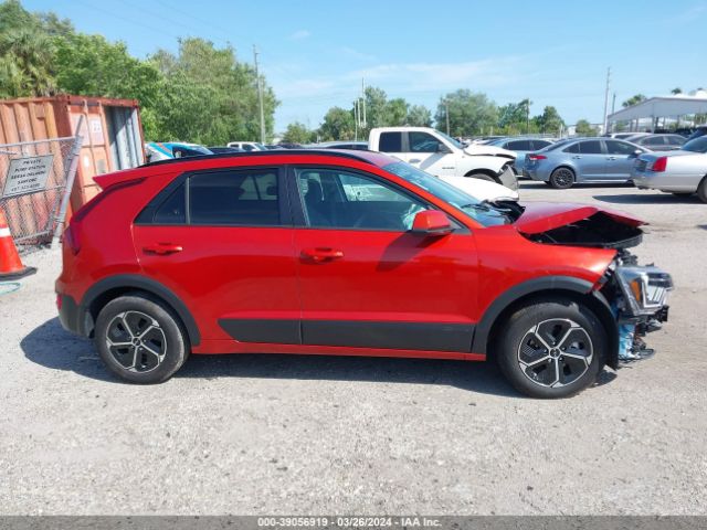 KNDCP3LE6P5094139 KIA NIRO LX