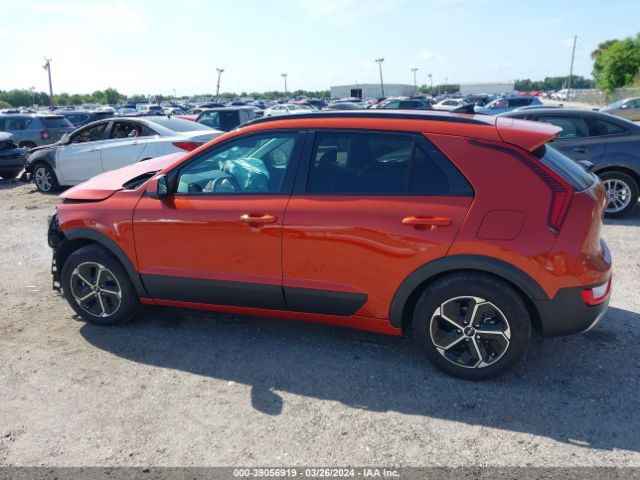 KNDCP3LE6P5094139 KIA NIRO LX