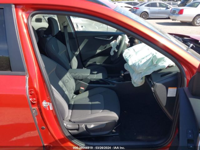 KNDCP3LE6P5094139 KIA NIRO LX