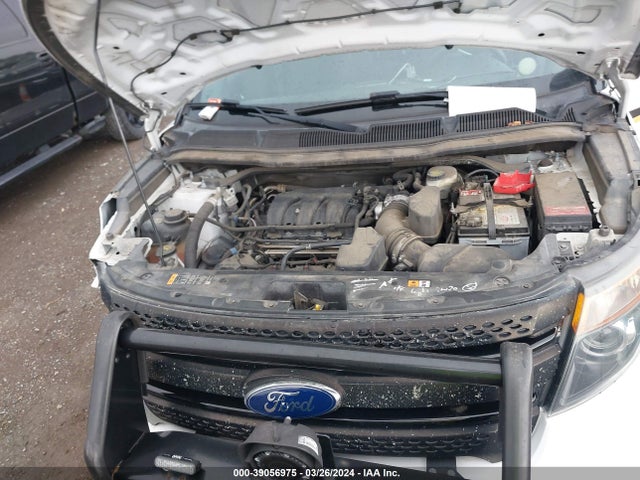 Ford Utility Police Interceptor 2015 1FM5K8AR8FGC68270 Image 10
