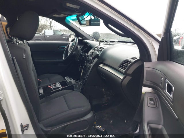 Ford Utility Police Interceptor 2015 1FM5K8AR8FGC68270 Image 5
