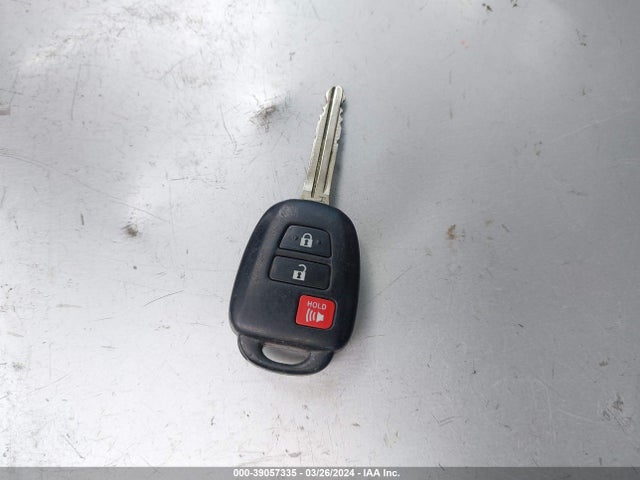 Toyota RAV4 LE 2016 JTMZFREV9GJ090395 Image 11