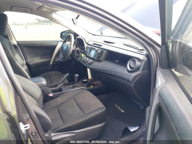 Toyota RAV4 LE 2016 JTMZFREV9GJ090395 Image 5