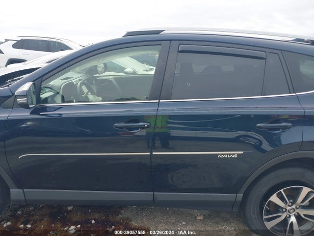 Toyota Rav4 Xle 2018 JTMWFREV8JJ740702 Image 14