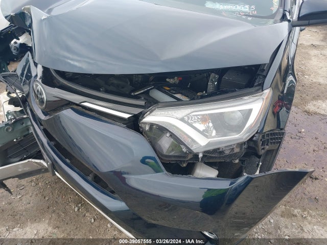 Toyota Rav4 Xle 2018 JTMWFREV8JJ740702 Image 18