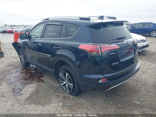 Toyota Rav4 Xle 2018 JTMWFREV8JJ740702 Image 3