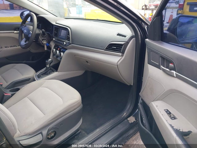 Hyundai ELANTRA SE 2019 5NPD74LF6KH438404 Image 5