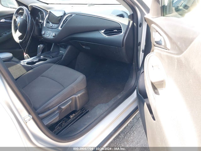 Chevrolet MALIBU LT 2018 1G1ZD5STXJF174066 Image 5