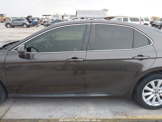 Toyota CAMRY LE 2018 JTNB11HK2J3014981 Image 14