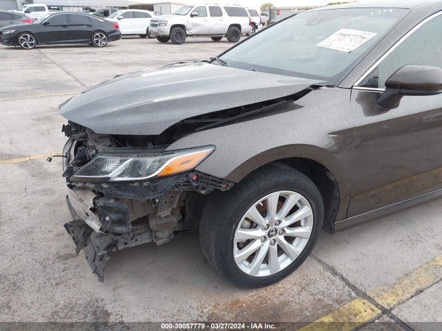 Toyota CAMRY LE 2018 JTNB11HK2J3014981 Image 17
